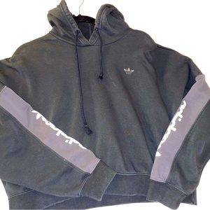 👉🏽🖤ADDIDAS CROP HOODIE🖤👈🏽